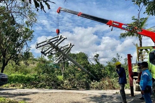 PLN pulihkan listrik 153 desa terdampak Seroja di Sumba