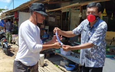 UNKRISWINA & East Sumba Covid-19 Humanitarian Volunteers Distribute Thousands of Masks & Free Hand Washing Soap