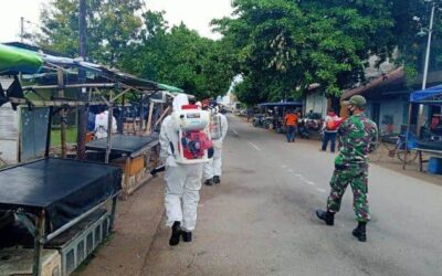 Prevent the Spread of Covid-19 Joint Team in East Sumba Spray Disinfectant in Waingapu