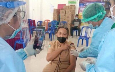 Health workers at the Waingapu Health Center say it’s normal after receiving the Covid-19 vaccine