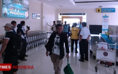 Kepala Bandara UMK Waingapu Pantau Pencegahan Covid-19 di Terminal Kedatangan