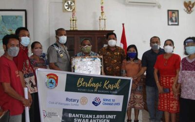 RC Waingapu Sumba Serahkan Bantuan Antigen Kits