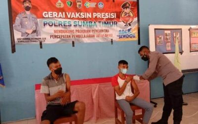 Polres Sumba Timur Gelar Vaksin Presisi Go To School Siswa SMKN 5 Waingapu