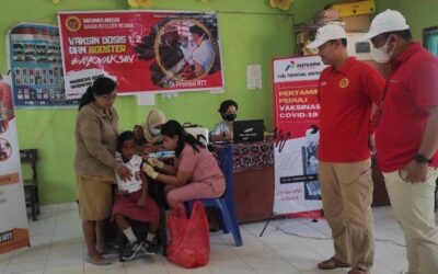 Sinergi BINDA NTT dan Pertamina Waingapu Vaksinasi Siswa SD Kalumbang dan SD Malumbi